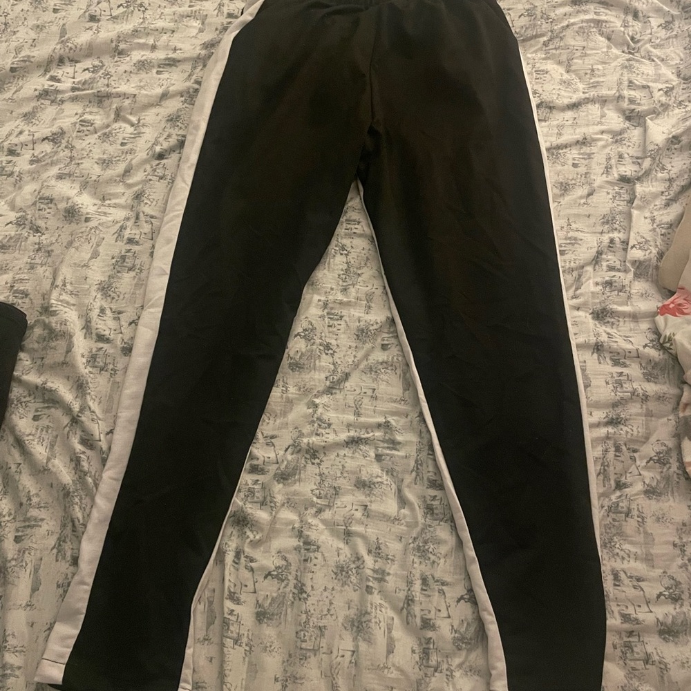 Striped pants size L
